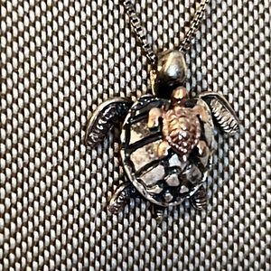 Vintage 925 Sterling Silver Gold articulated turtle baby pendant Italy necklace